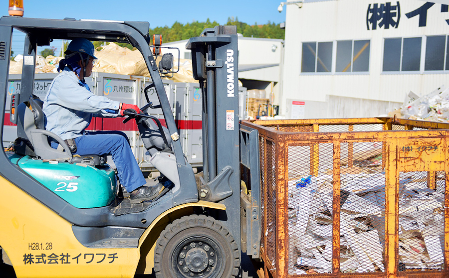 引っ越しで出たゴミの処分方法は？粗大ごみと不用品回収どちらを選ぶべき？